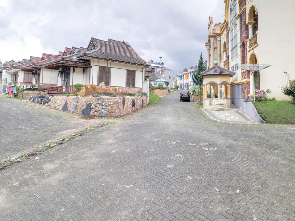 Oyo 2997 Grand Suites Palace 2 Sindanglaya Bagian luar foto