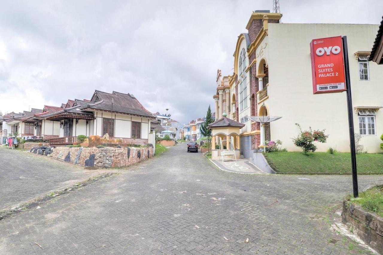 Oyo 2997 Grand Suites Palace 2 Sindanglaya Bagian luar foto