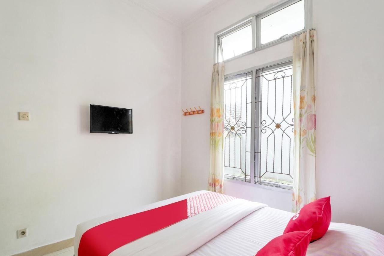 Oyo 2997 Grand Suites Palace 2 Sindanglaya Bagian luar foto